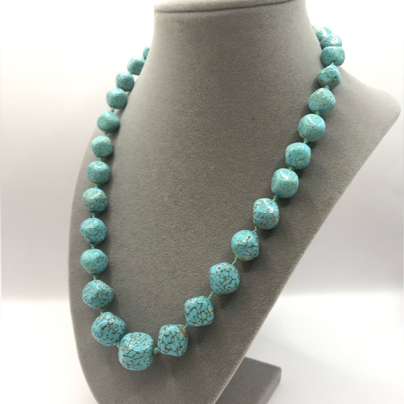 Vintage Turquoise Dyed Howlite Beaded Necklace - Picture 3 of 7